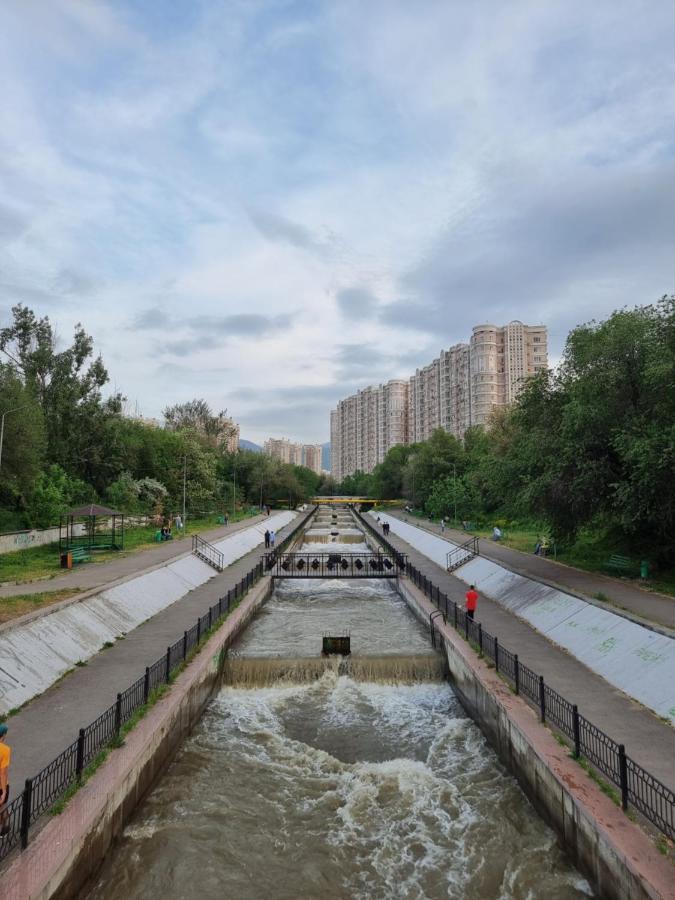 Apart Рядом С Mega Аlma-Ata Almaty Exterior photo